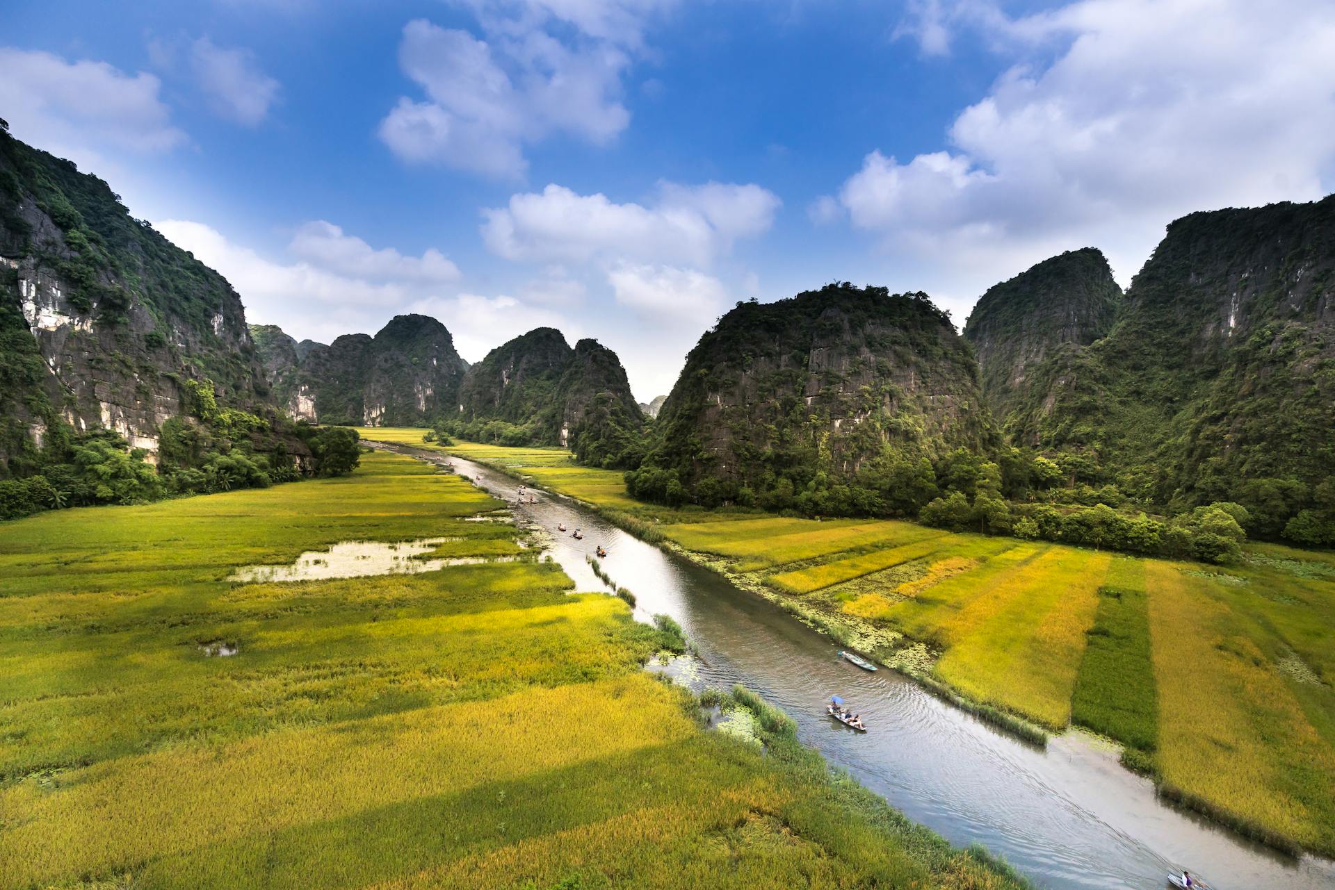 Capture the serene beauty of Ninh Binh with a visa for international travelers